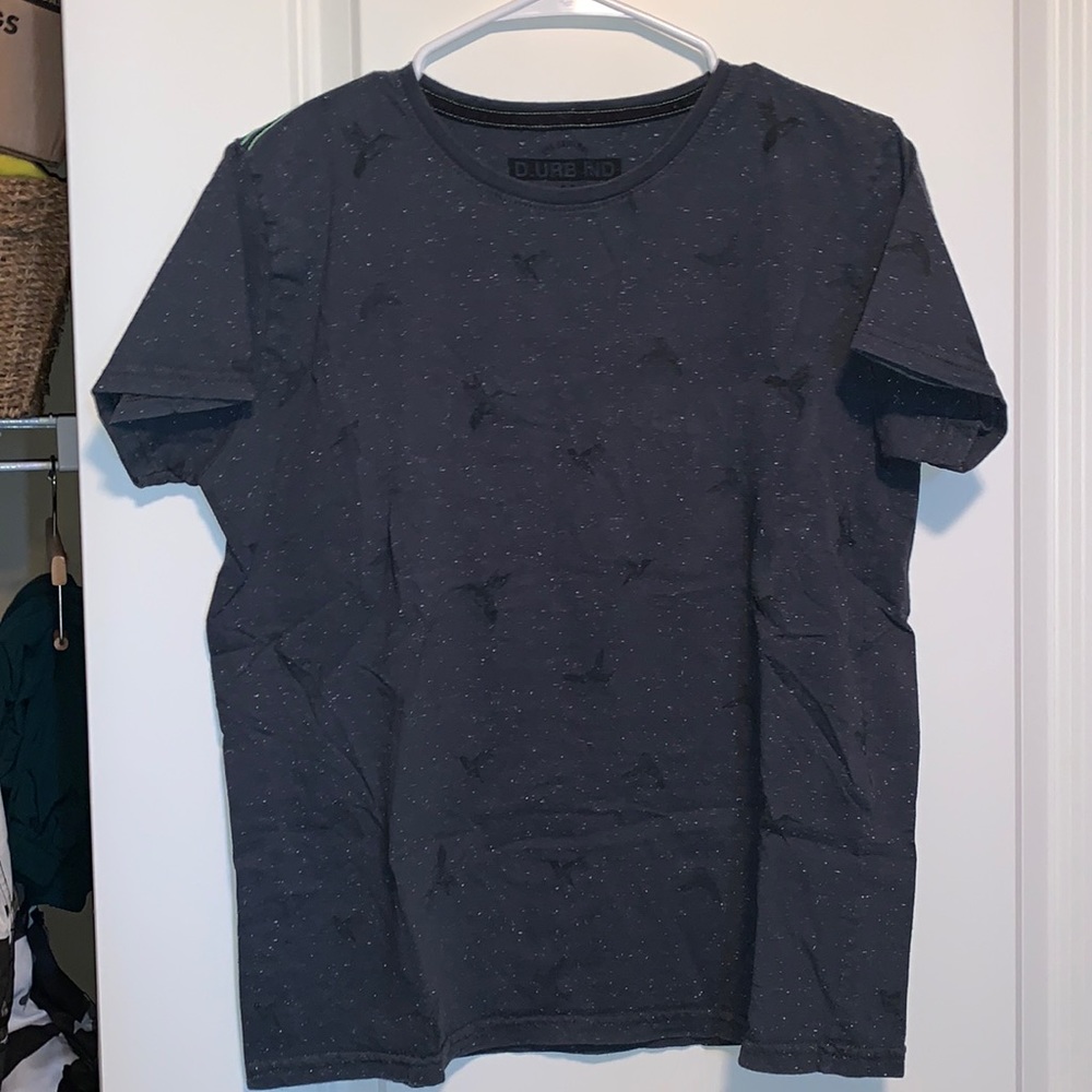 D. Urb Ind. New Zealand T shirt